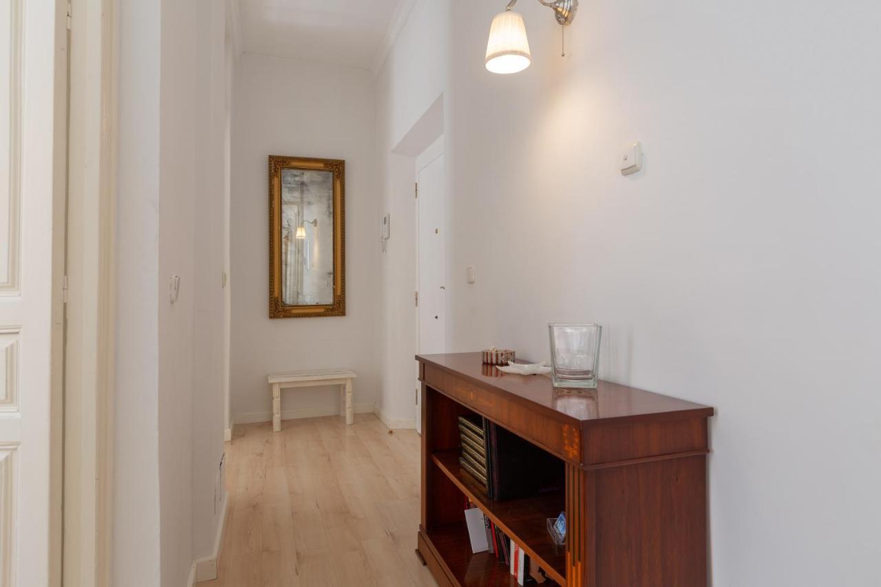 Luminoso Apartamento De Dos Habitaciones Con Vistas A Las Catedral Malaga Exterior photo